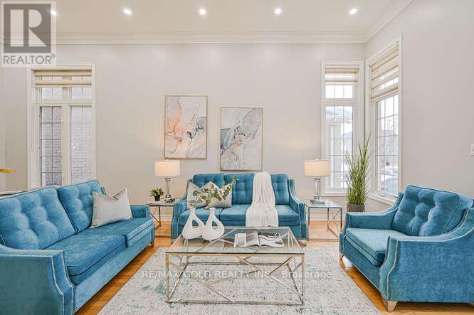 106 Watsonbrook Drive, Brampton, Ontario  L6R 0R4 - Photo 6 - W12635788