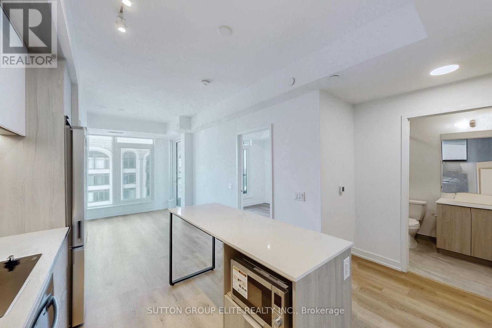 3506 - 395 Square One Drive, Mississauga (City Centre), Ontario  L5B 0P6 - Photo 5 - W12635792