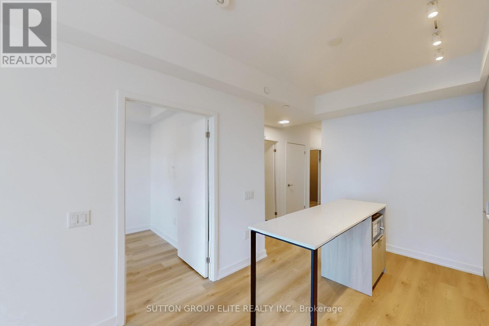 3506 - 395 Square One Drive, Mississauga (City Centre), Ontario  L5B 0P6 - Photo 8 - W12635792