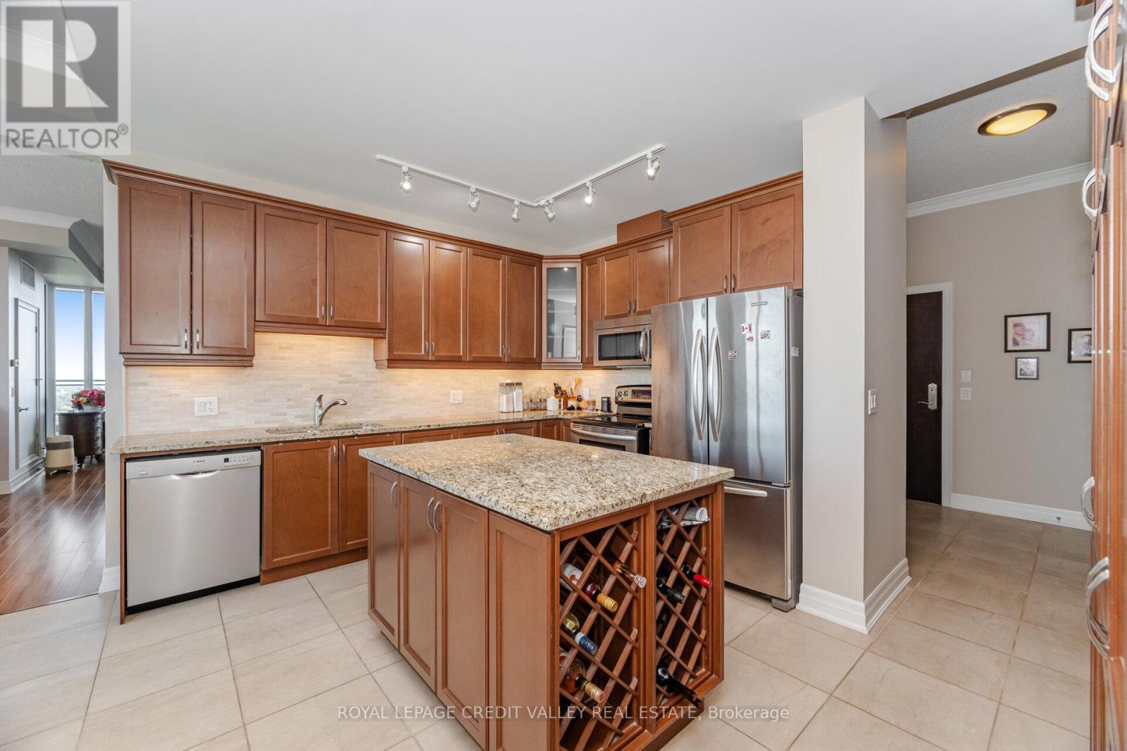 2601 - 100 John Street, Brampton, Ontario L6W 0A8 - Photo 13 - W12635798