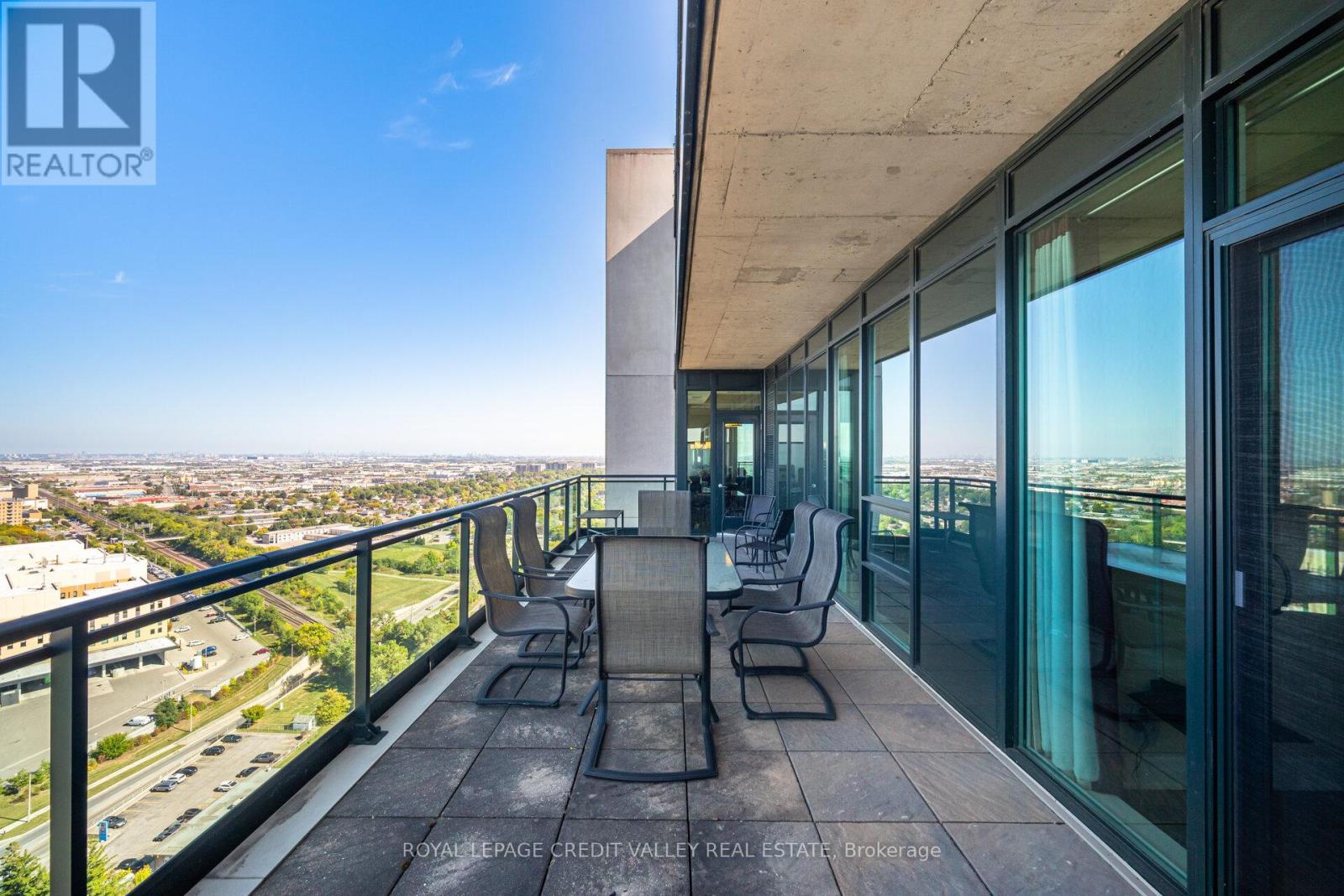 2601 - 100 John Street, Brampton, Ontario L6W 0A8 - Photo 17 - W12635798