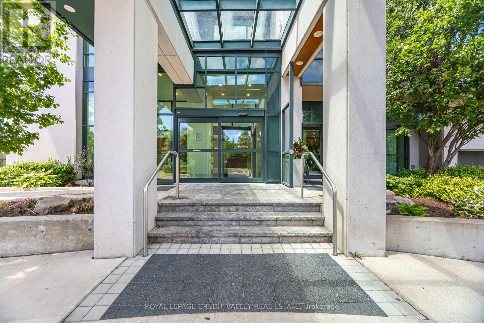 2601 - 100 John Street, Brampton, Ontario L6W 0A8 - Photo 2 - W12635798