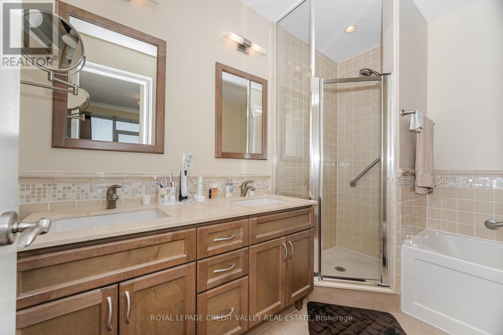 2601 - 100 John Street, Brampton, Ontario L6W 0A8 - Photo 25 - W12635798