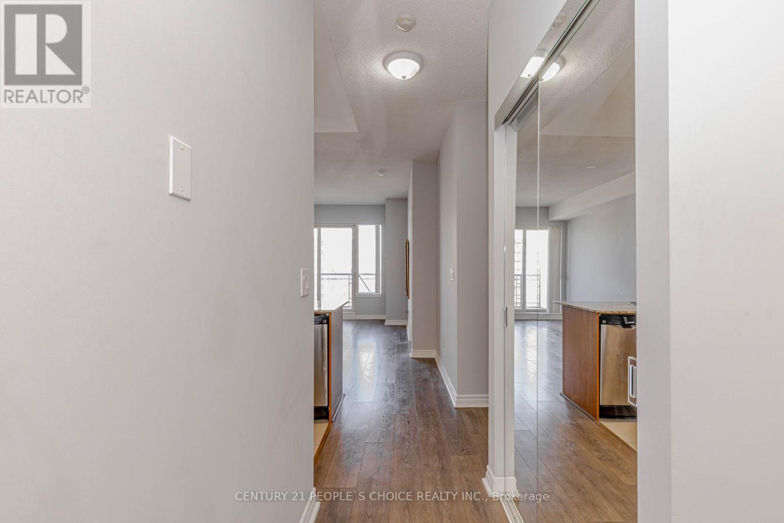 2904 - 385 Prince Of Wales Drive, Mississauga, Ontario L5B 0C6 - Photo 8 - W12635820