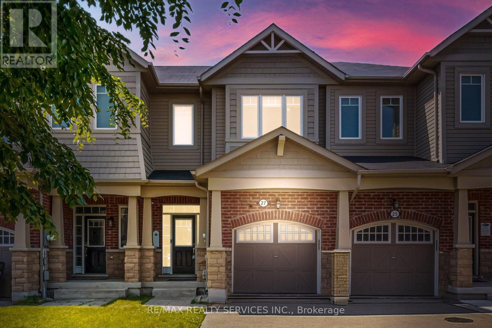 27 Phyllis Drive, Caledon, Ontario  L7C 4E3 - Photo 2 - W12635830