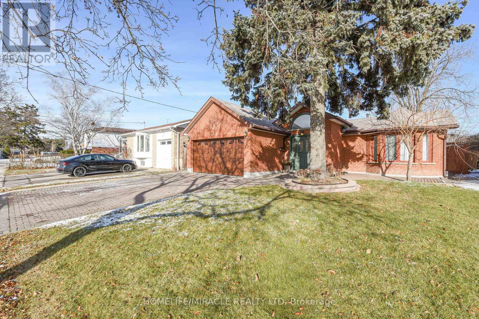 7267 Topping Road, Mississauga, Ontario L4T 2Y6 - Photo 4 - W12635862