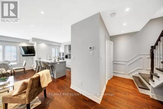 160 - 601 Shoreline Drive N, Mississauga, Ontario  L5B 4K5 - Photo 3 - W12635866