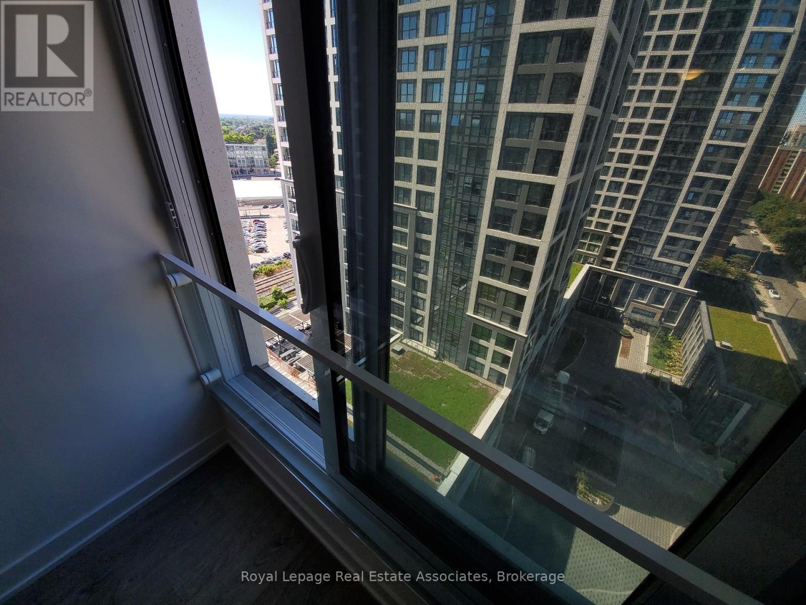 1332 - 5 Mabelle Avenue, Toronto (Islington-City Centre West), Ontario  M9A 0C8 - Photo 4 - W12635934