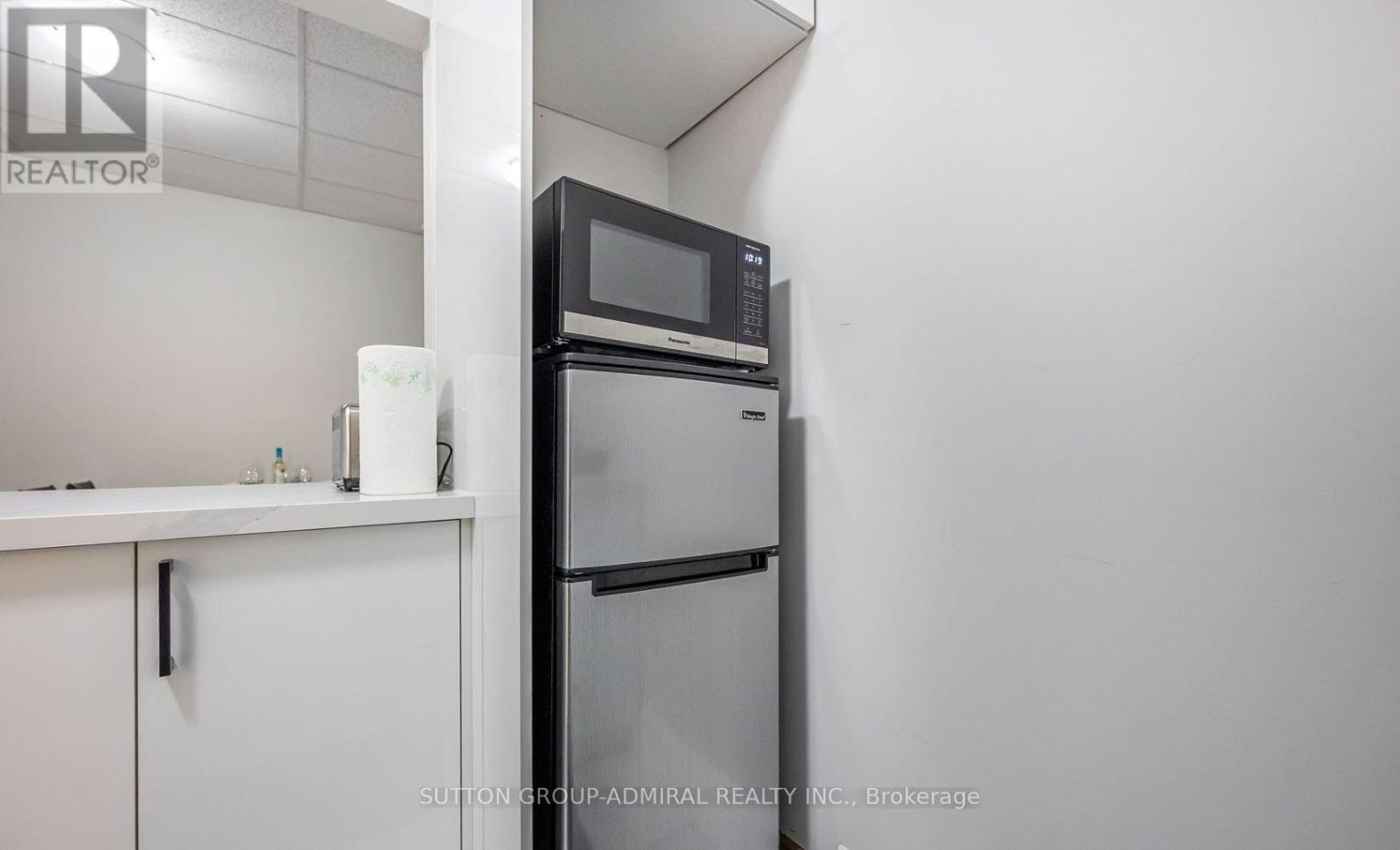 4507 Queen Street, Niagara Falls, Ontario  L2E 2L4 - Photo 10 - X12635770