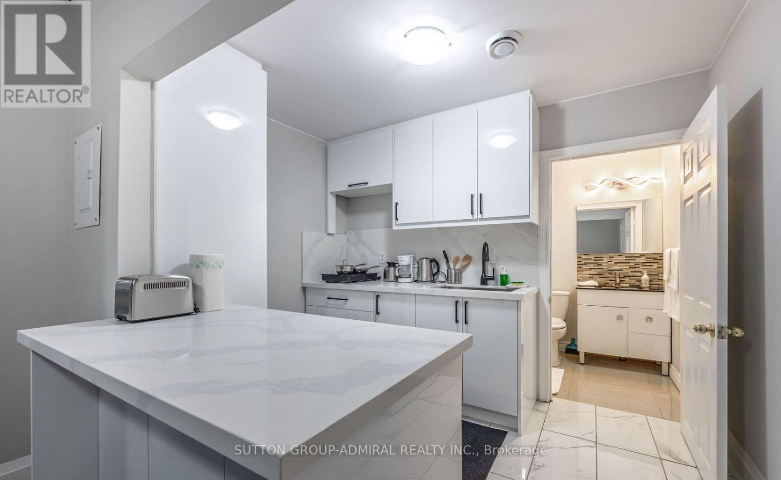 4507 Queen Street, Niagara Falls, Ontario  L2E 2L4 - Photo 3 - X12635770