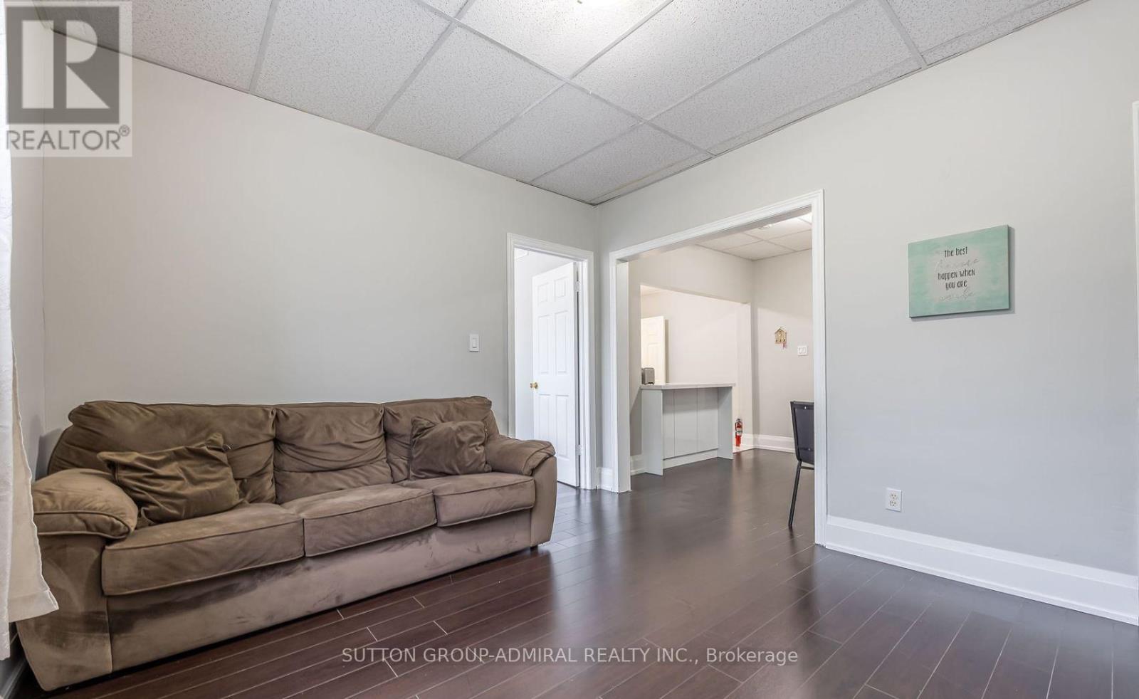 4507 Queen Street, Niagara Falls, Ontario  L2E 2L4 - Photo 7 - X12635770