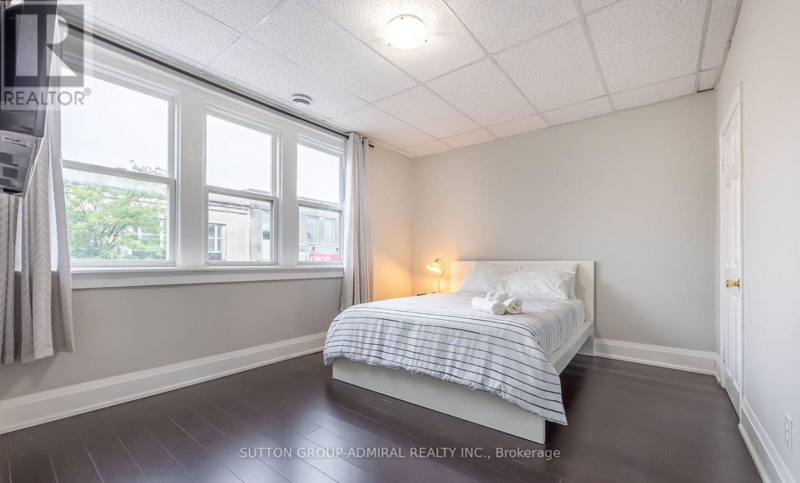 4507 Queen Street, Niagara Falls, Ontario  L2E 2L4 - Photo 8 - X12635770