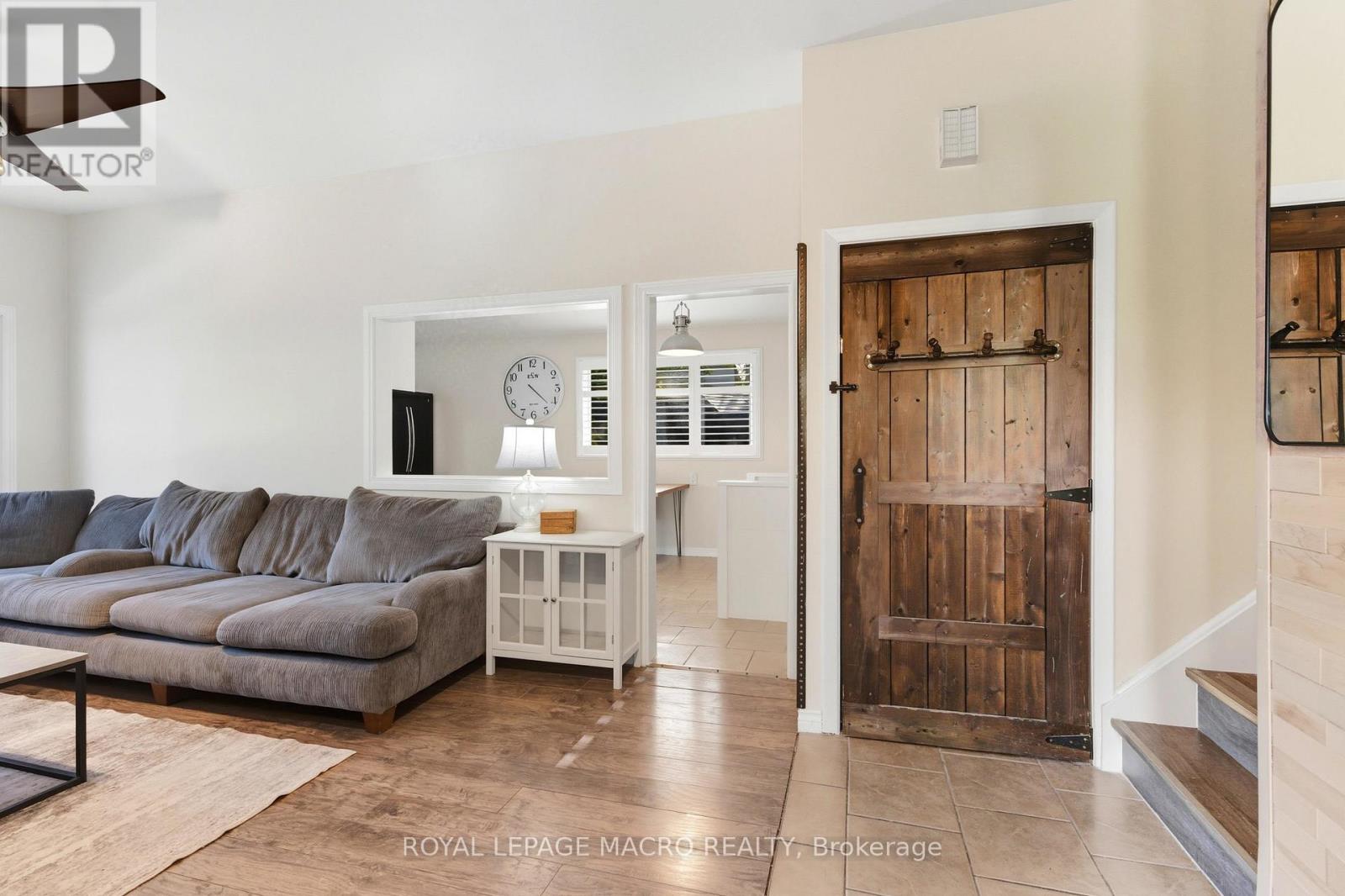 17 Carmen Avenue, Hamilton, Ontario  L8V 2H5 - Photo 4 - X12635772