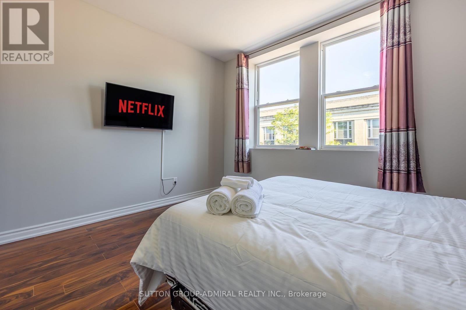 4497 Queen Street, Niagara Falls, Ontario  L2E 2L4 - Photo 13 - X12635808