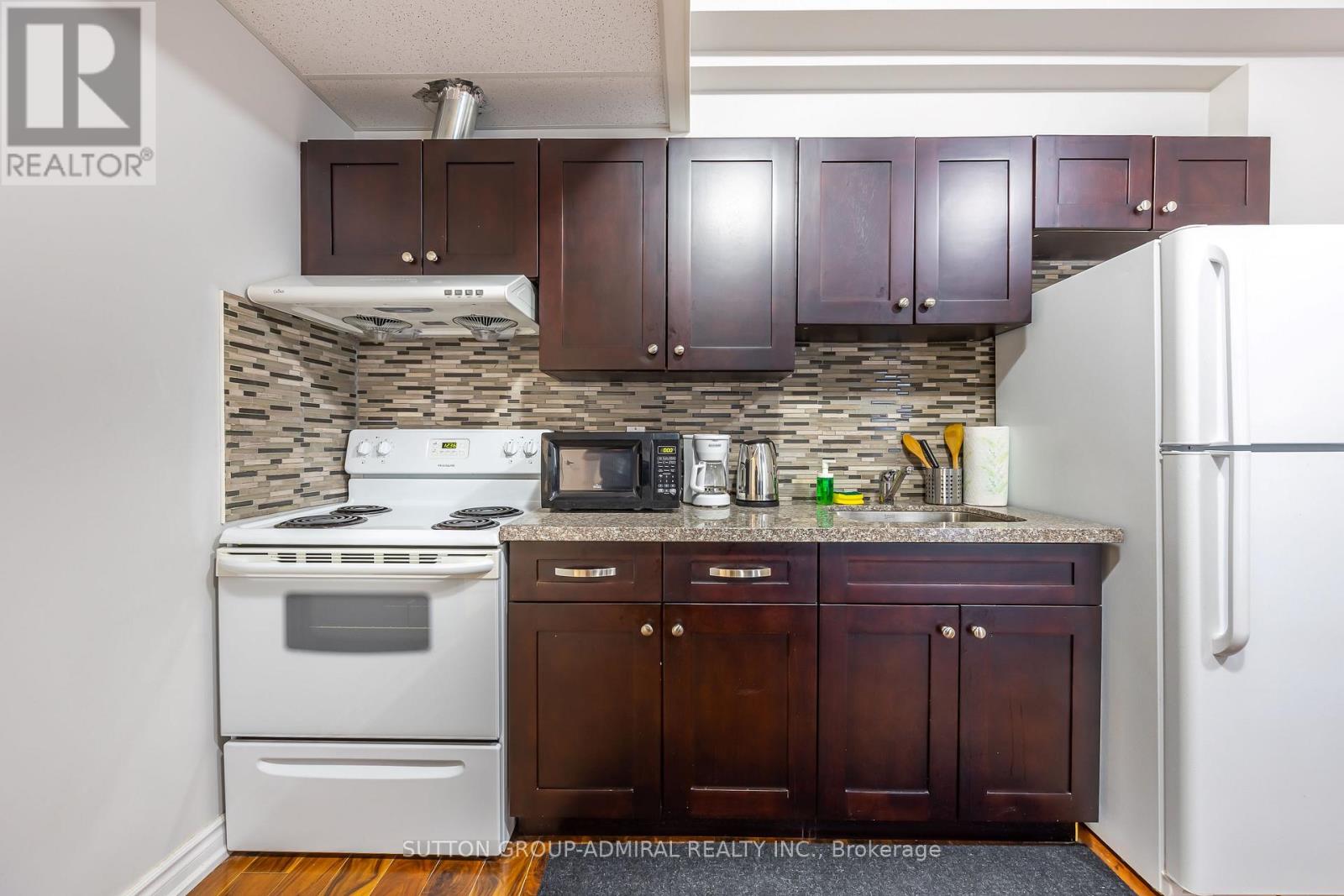 4497 Queen Street, Niagara Falls, Ontario  L2E 2L4 - Photo 19 - X12635808