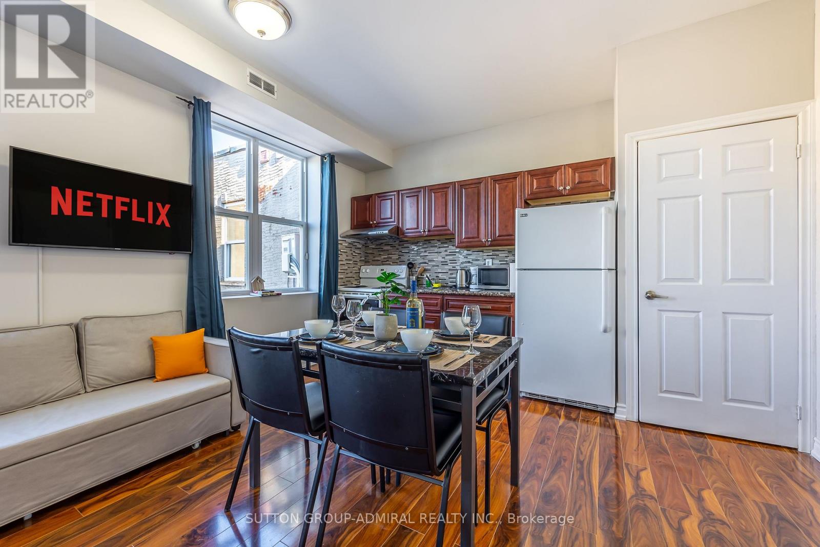 4497 Queen Street, Niagara Falls, Ontario  L2E 2L4 - Photo 2 - X12635808