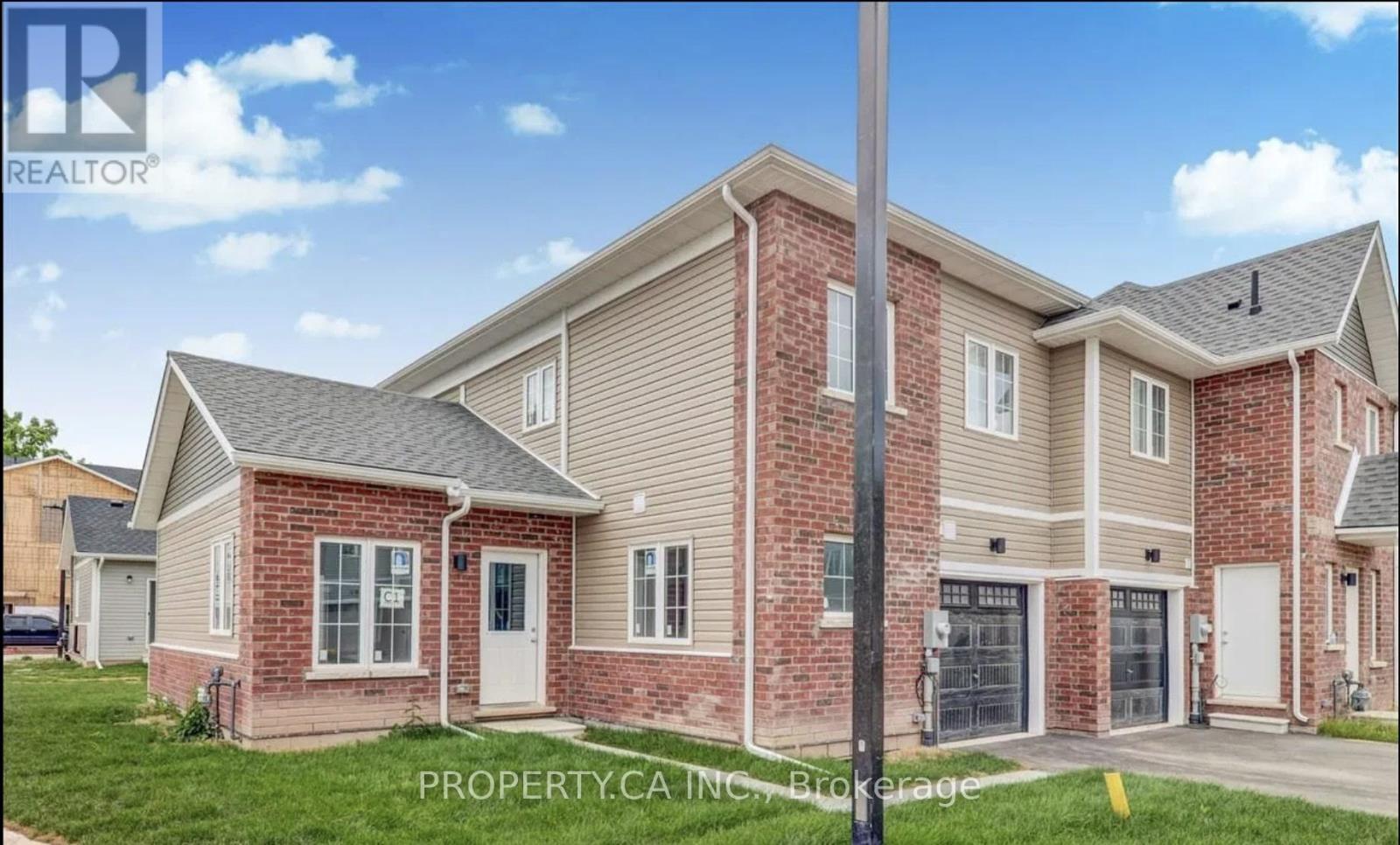 Upper - 3 Waterleaf Trail, Welland (Broadway), Ontario  L3C 1T9 - Photo 2 - X12635884