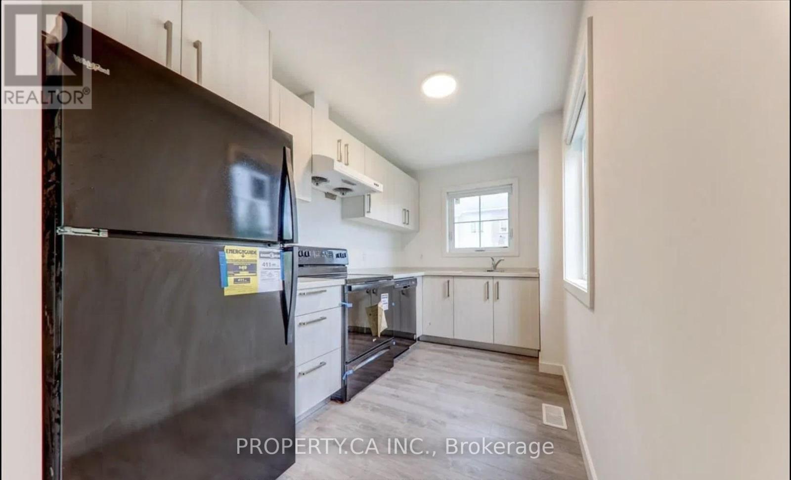 Upper - 3 Waterleaf Trail, Welland (Broadway), Ontario  L3C 1T9 - Photo 6 - X12635884