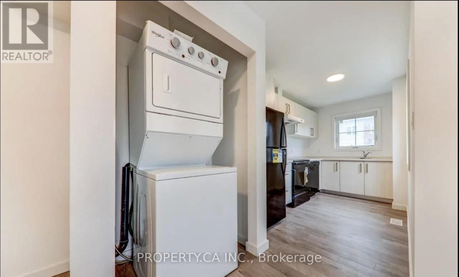 Upper - 3 Waterleaf Trail, Welland (Broadway), Ontario  L3C 1T9 - Photo 9 - X12635884