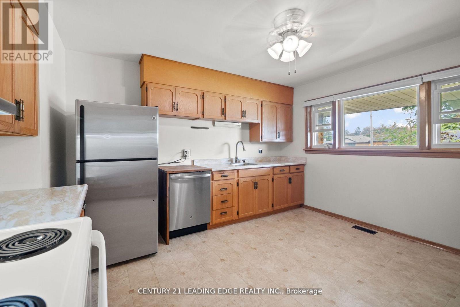 427 Krug Street, Kitchener, Ontario  N2B 1K9 - Photo 16 - X12635930