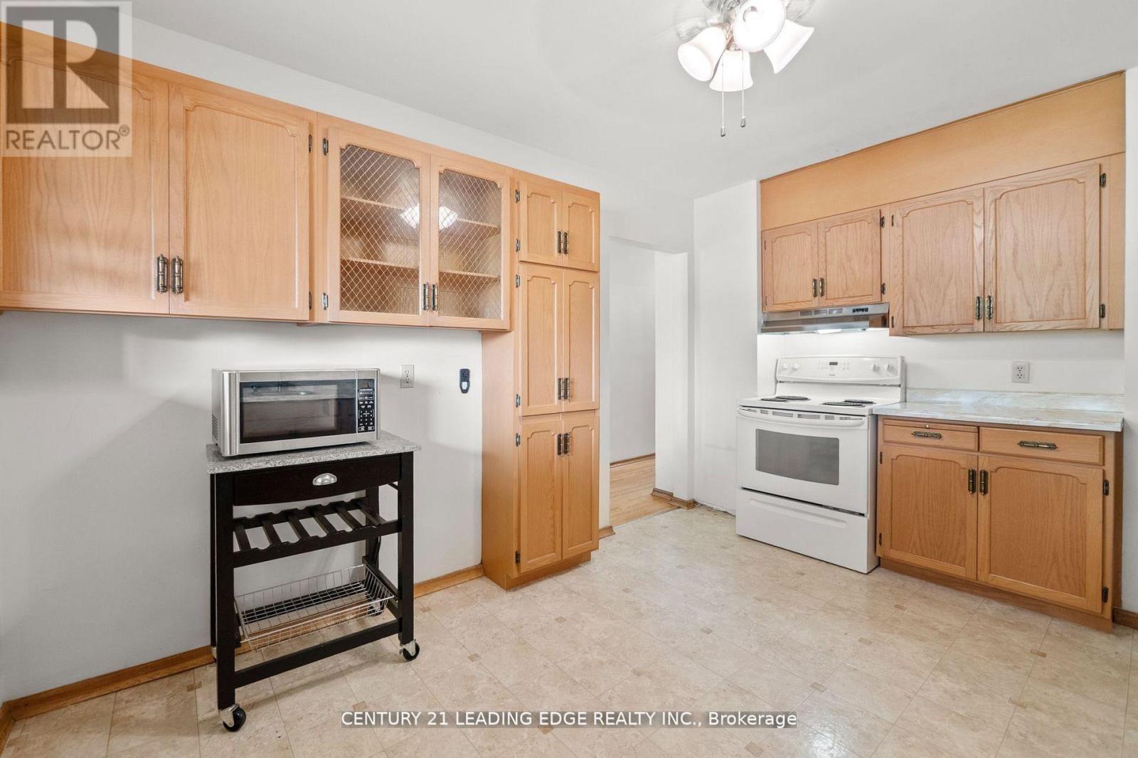 427 Krug Street, Kitchener, Ontario  N2B 1K9 - Photo 18 - X12635930