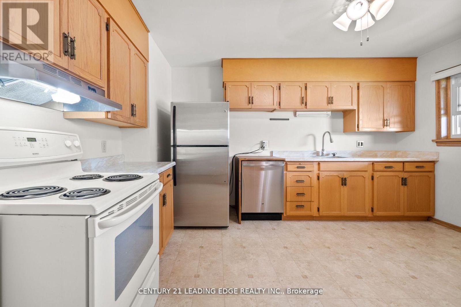 427 Krug Street, Kitchener, Ontario  N2B 1K9 - Photo 20 - X12635930