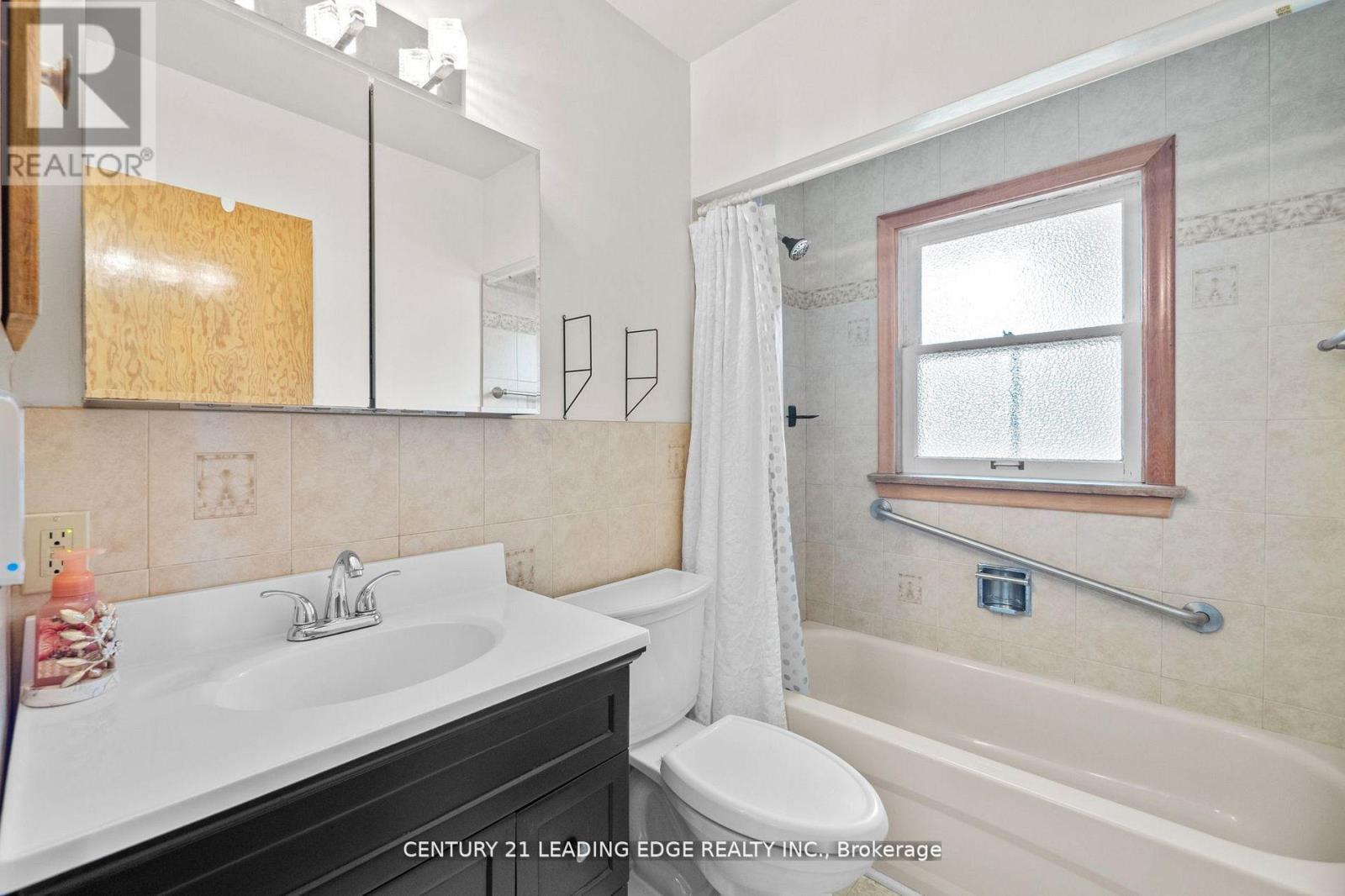 427 Krug Street, Kitchener, Ontario  N2B 1K9 - Photo 26 - X12635930