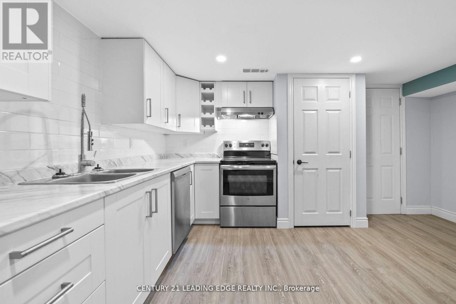 427 Krug Street, Kitchener, Ontario  N2B 1K9 - Photo 32 - X12635930