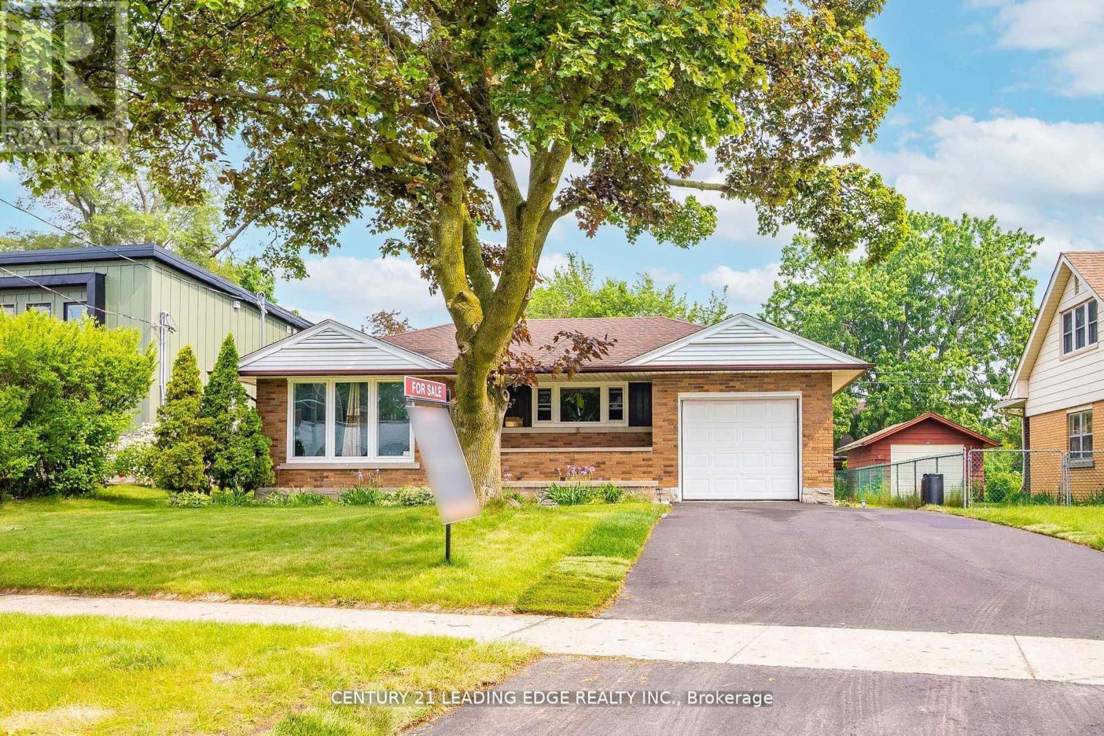 427 Krug Street, Kitchener, Ontario  N2B 1K9 - Photo 47 - X12635930