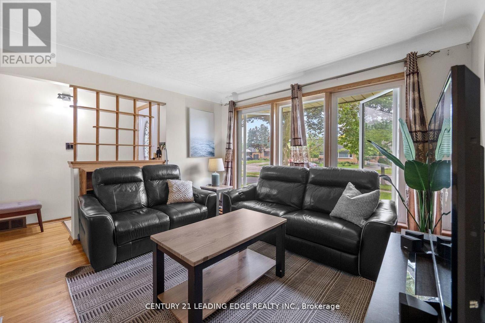 427 Krug Street, Kitchener, Ontario  N2B 1K9 - Photo 9 - X12635930