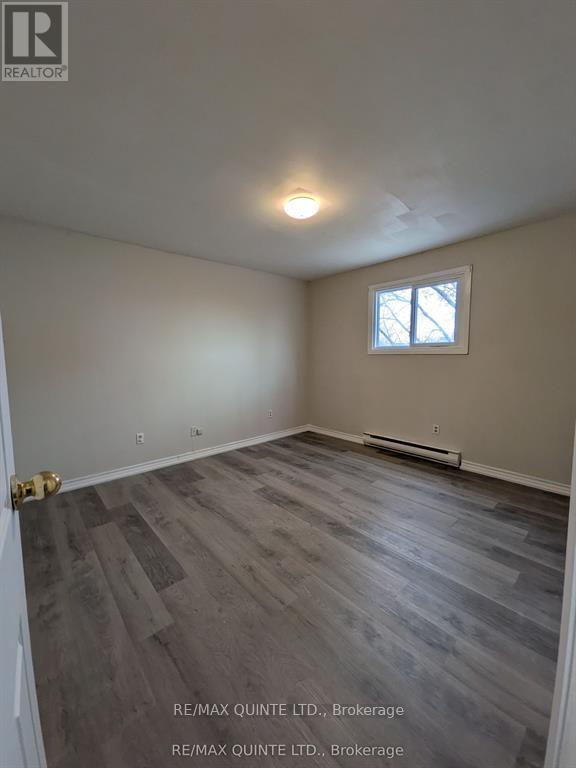 4 - 157 Stanley Street, Quinte West (Trenton Ward), Ontario  K8V 6B3 - Photo 7 - X12636016