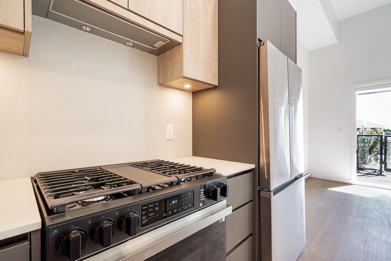 307 19577 65b Avenue, Surrey, British Columbia  V4N 6Y3 - Photo 3 - R3073632