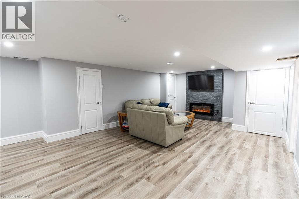 19 Russell Street, Brantford, Ontario  N3R 1Y8 - Photo 21 - 40790586