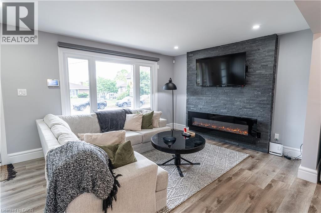 19 Russell Street, Brantford, Ontario  N3R 1Y8 - Photo 5 - 40790586