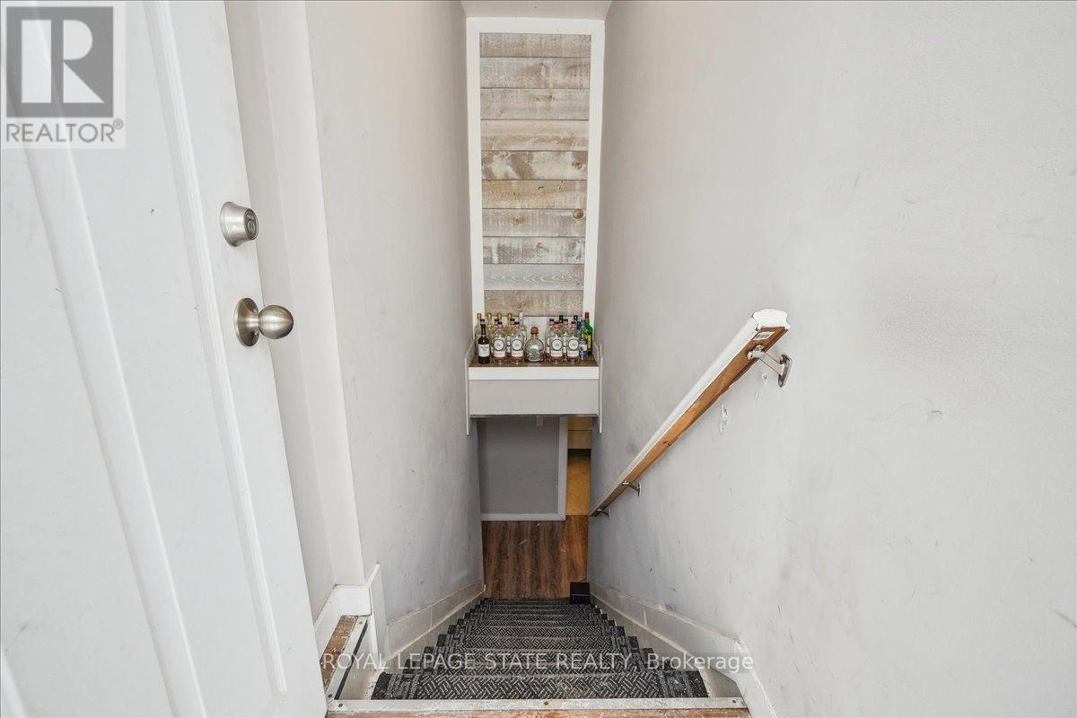 63 Pelham Road, St. Catharines, Ontario  L2S 1R6 - Photo 24 - X12435406