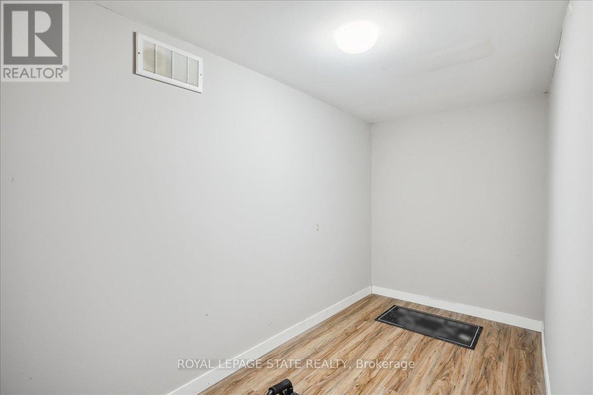 63 Pelham Road, St. Catharines, Ontario  L2S 1R6 - Photo 30 - X12435406