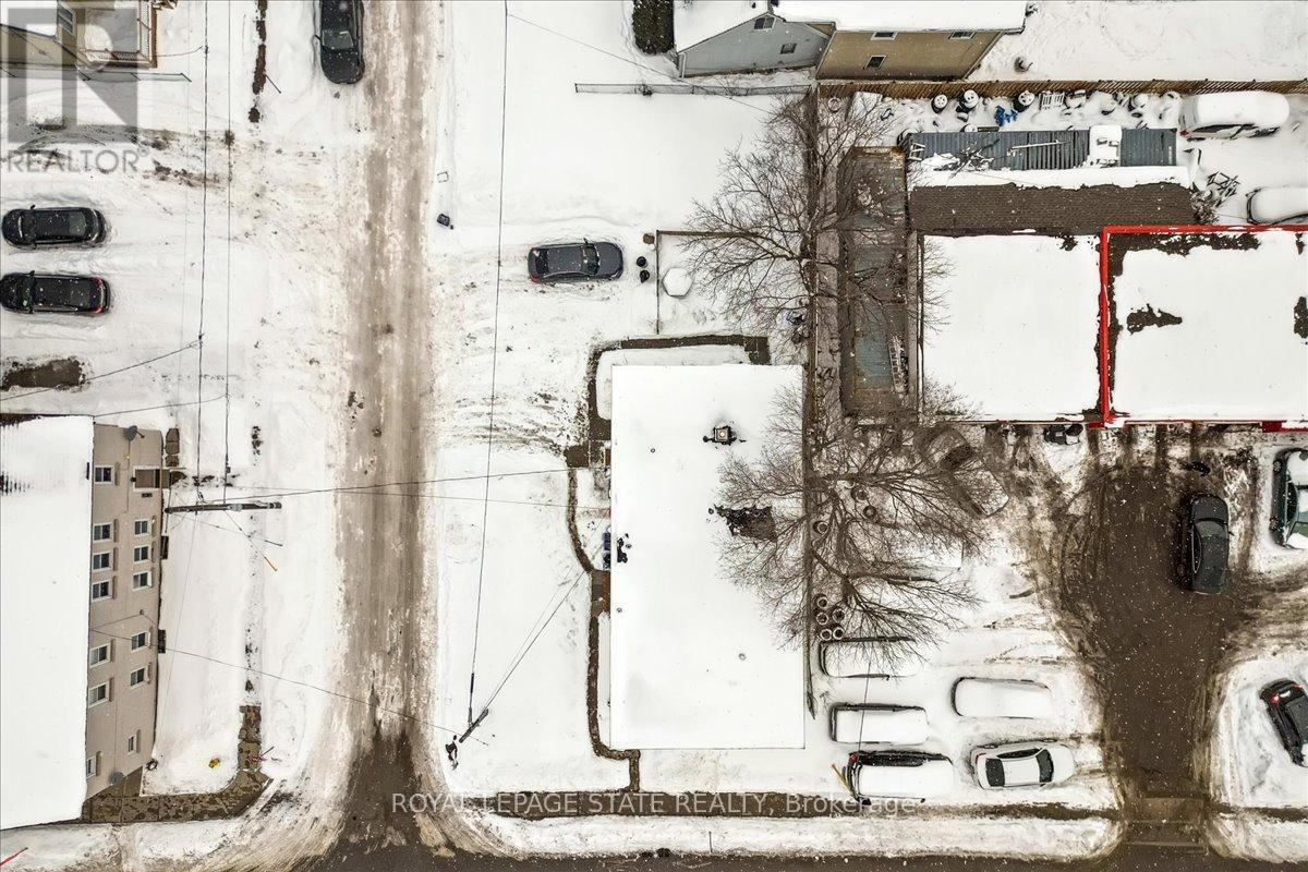 63 Pelham Road, St. Catharines, Ontario  L2S 1R6 - Photo 38 - X12435406