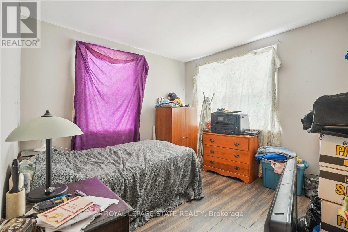 63 Pelham Road, St. Catharines, Ontario  L2S 1R6 - Photo 21 - X12435406