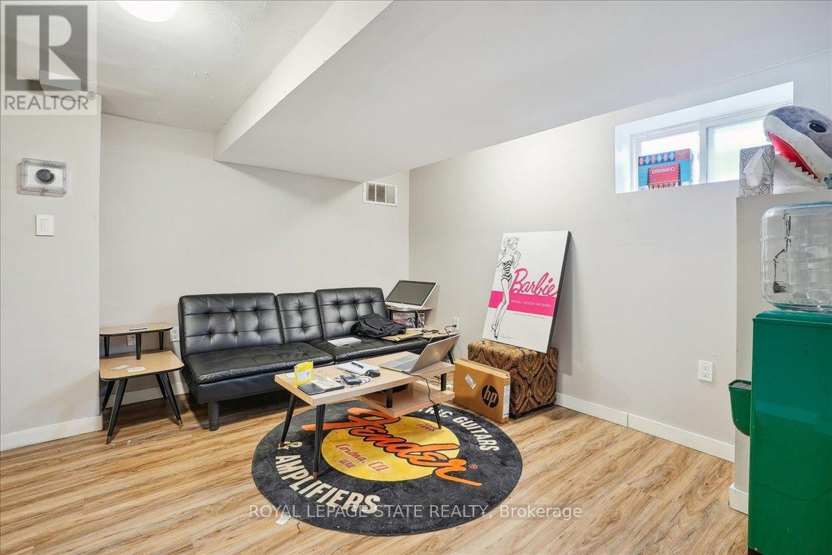 63 Pelham Road, St. Catharines, Ontario  L2S 1R6 - Photo 25 - X12435406