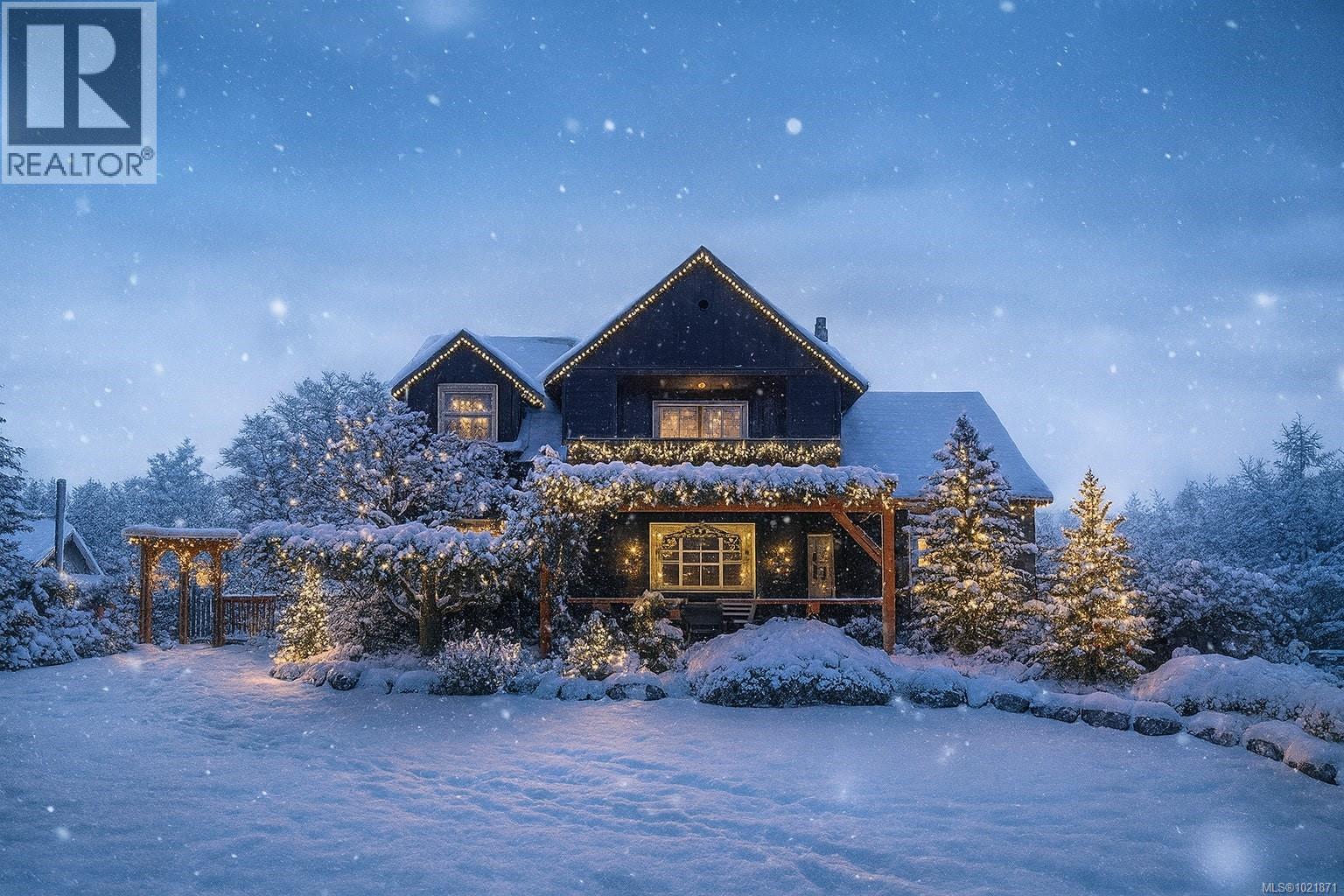 3713 Dove Creek Rd, Courtenay, British Columbia