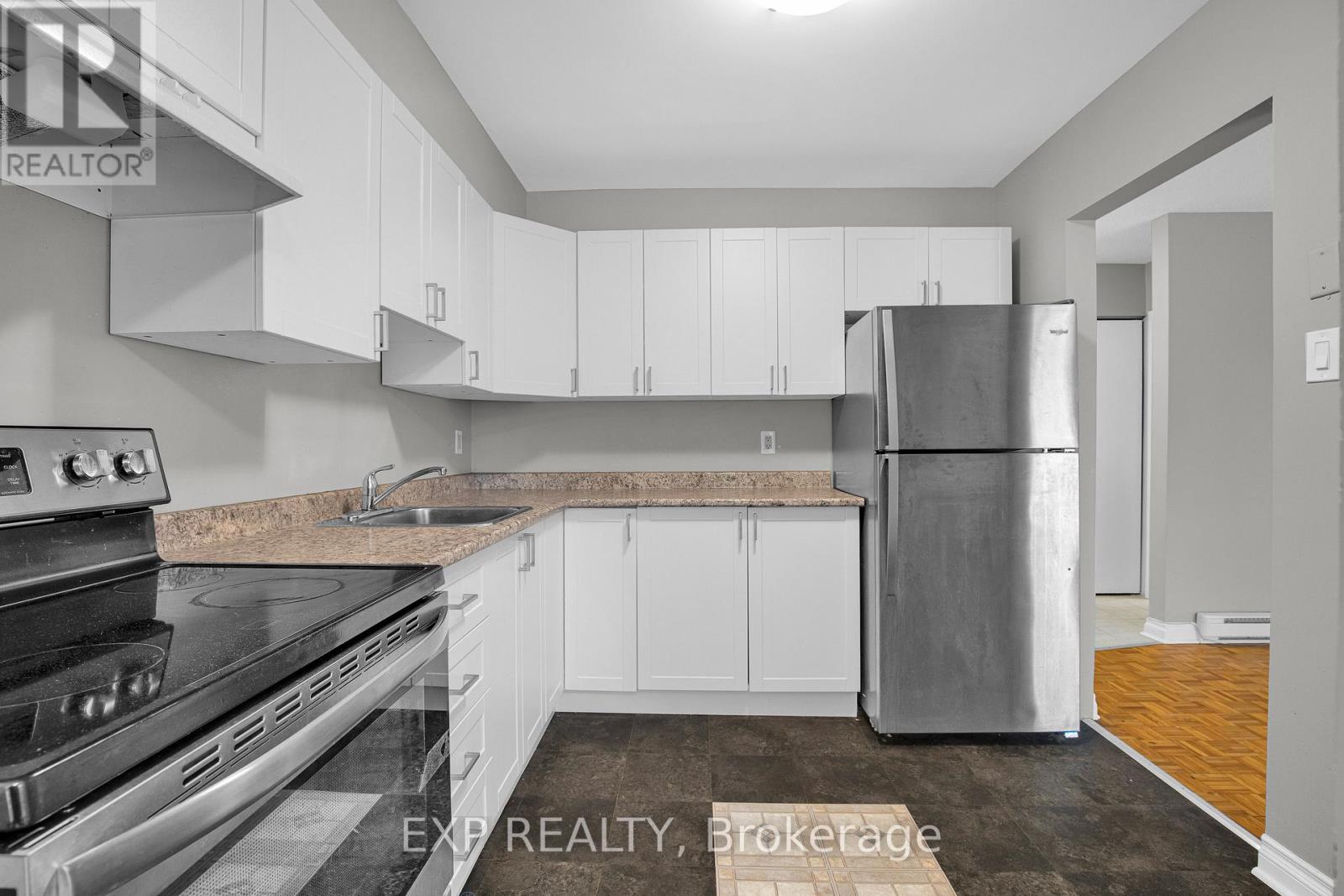 39j - 1958 Jasmine Crescent, Ottawa, Ontario  K1J 7W1 - Photo 10 - X12409167