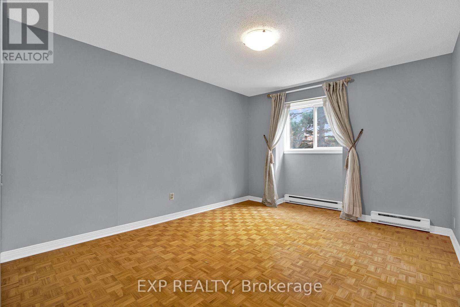 39j - 1958 Jasmine Crescent, Ottawa, Ontario  K1J 7W1 - Photo 17 - X12409167