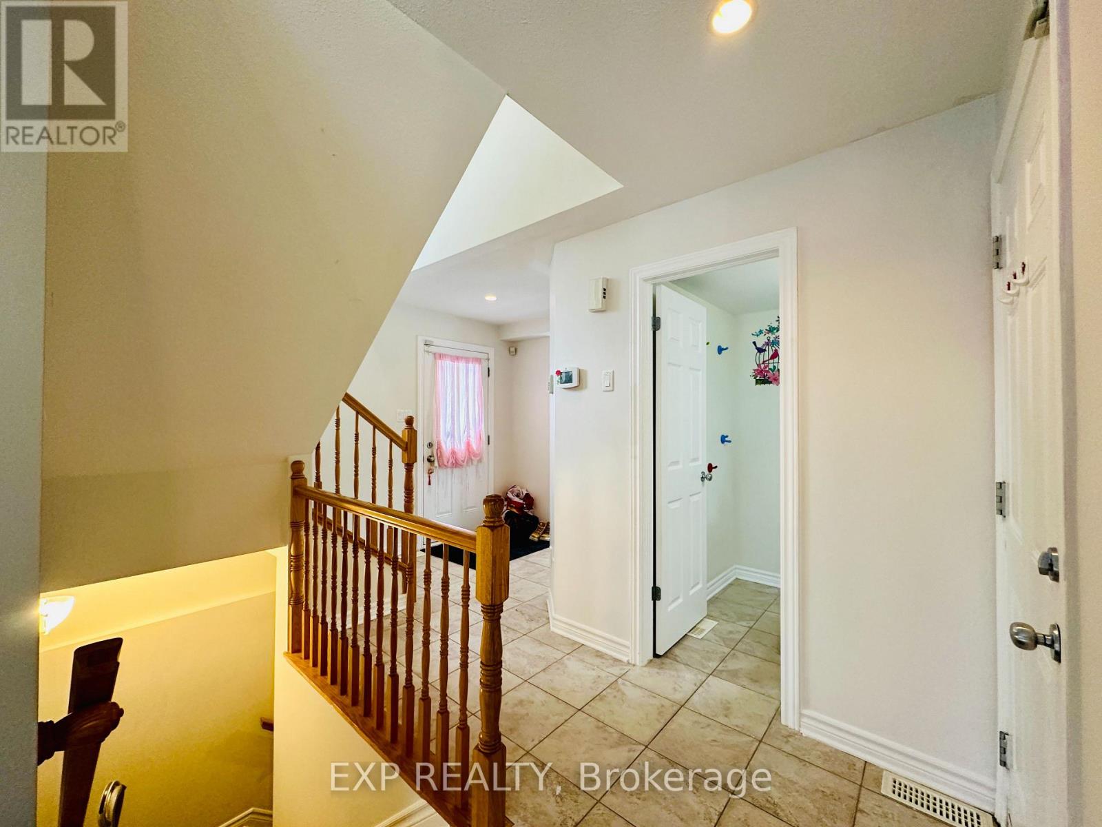 416 Cresthaven Drive, Ottawa, Ontario  K2G 4P4 - Photo 4 - X12555252