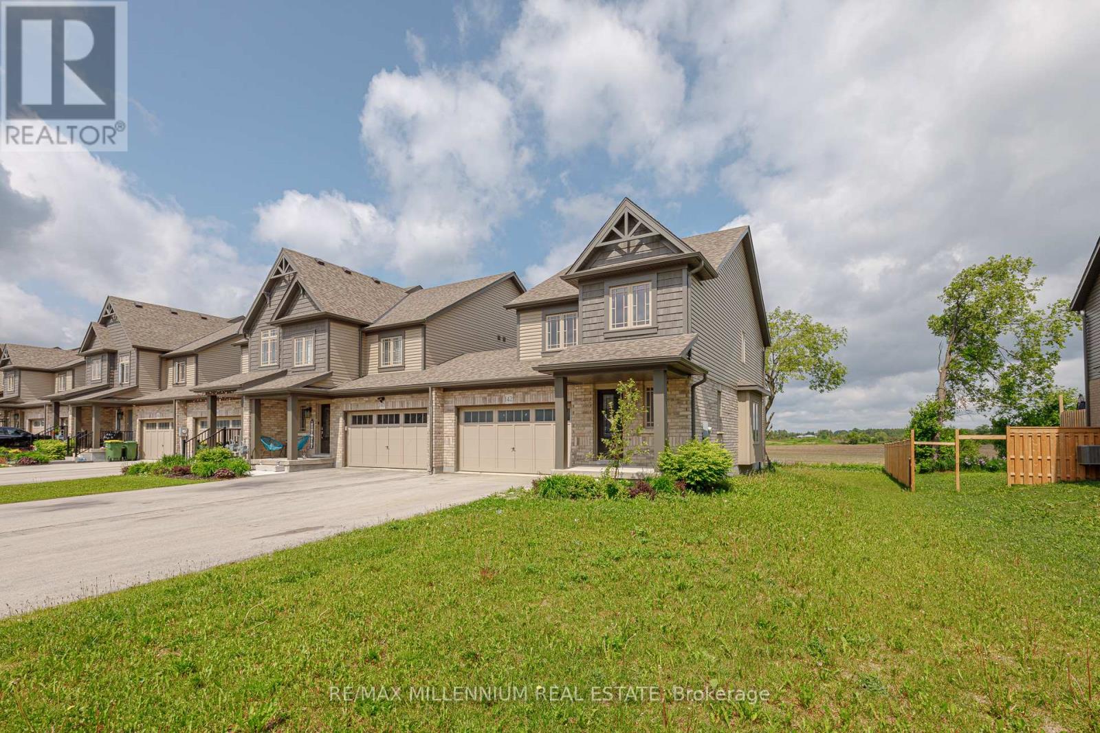 142 Stonebrook Way, Grey Highlands, Ontario  N0C 1H0 - Photo 2 - X12214433