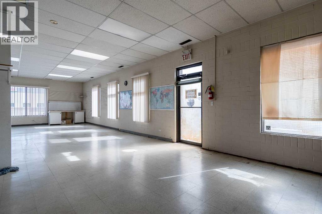 957 South Railway Street Se, Medicine Hat, Alberta T1A 2W3 - Photo 9 - A2205194