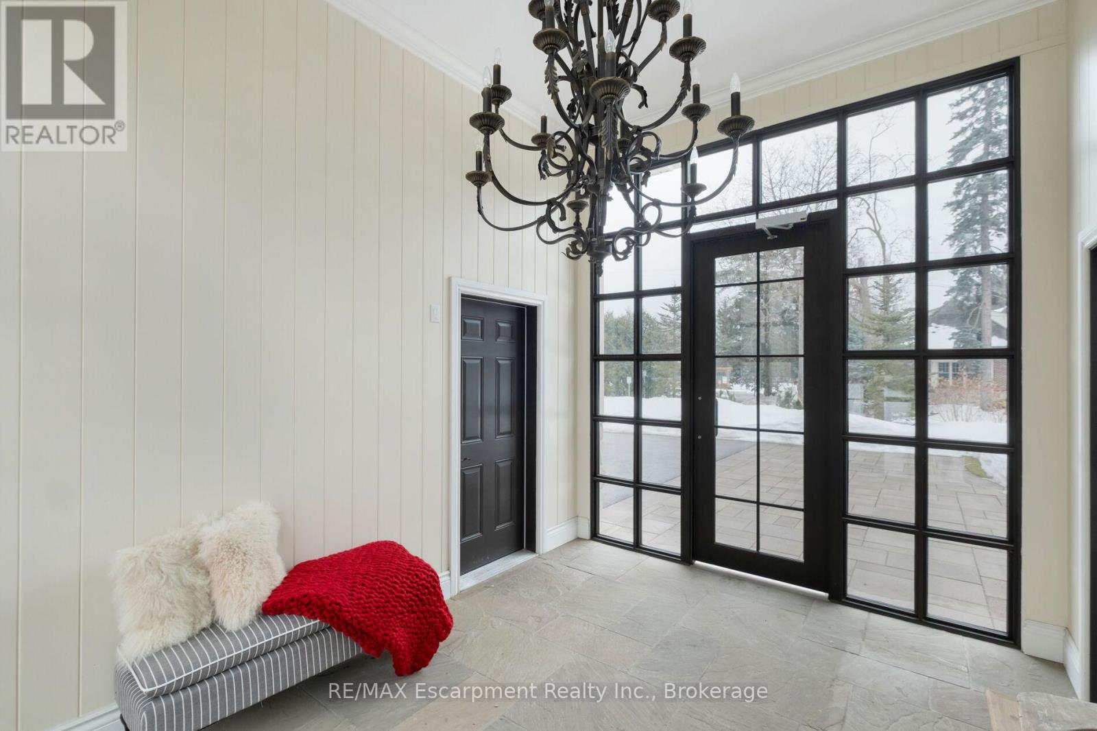 347 East Hart Crescent, Burlington, Ontario  L7N 1P8 - Photo 19 - W12024846