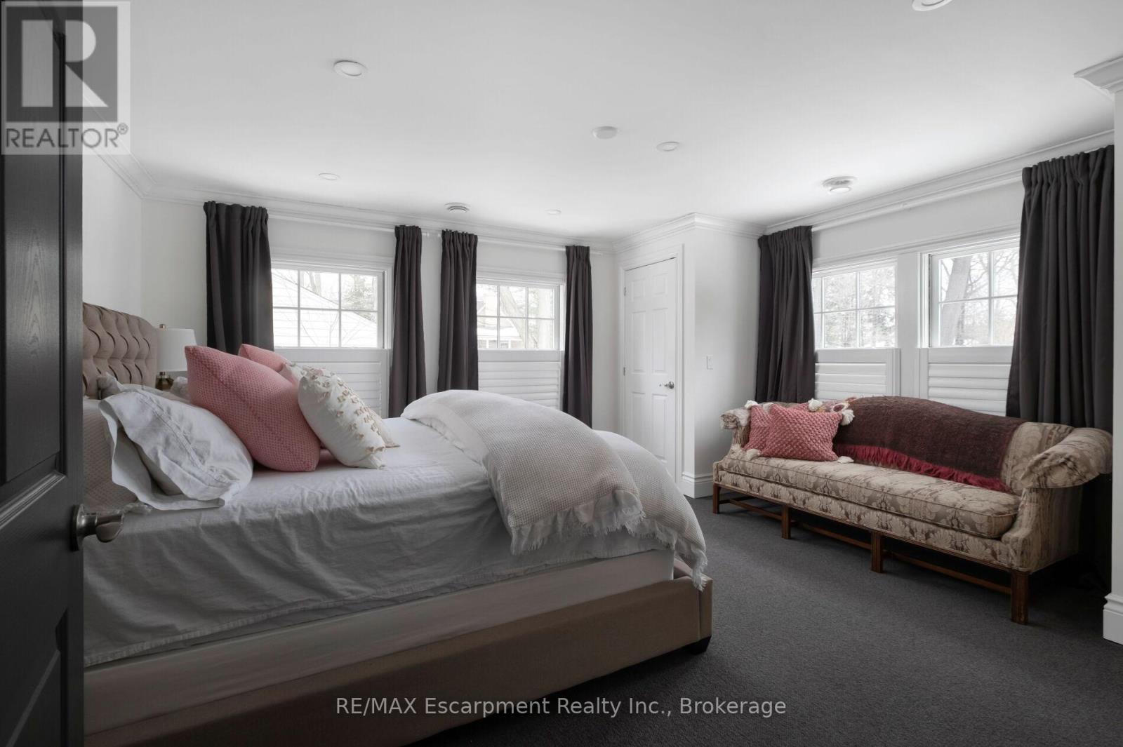 347 East Hart Crescent, Burlington, Ontario  L7N 1P8 - Photo 21 - W12024846