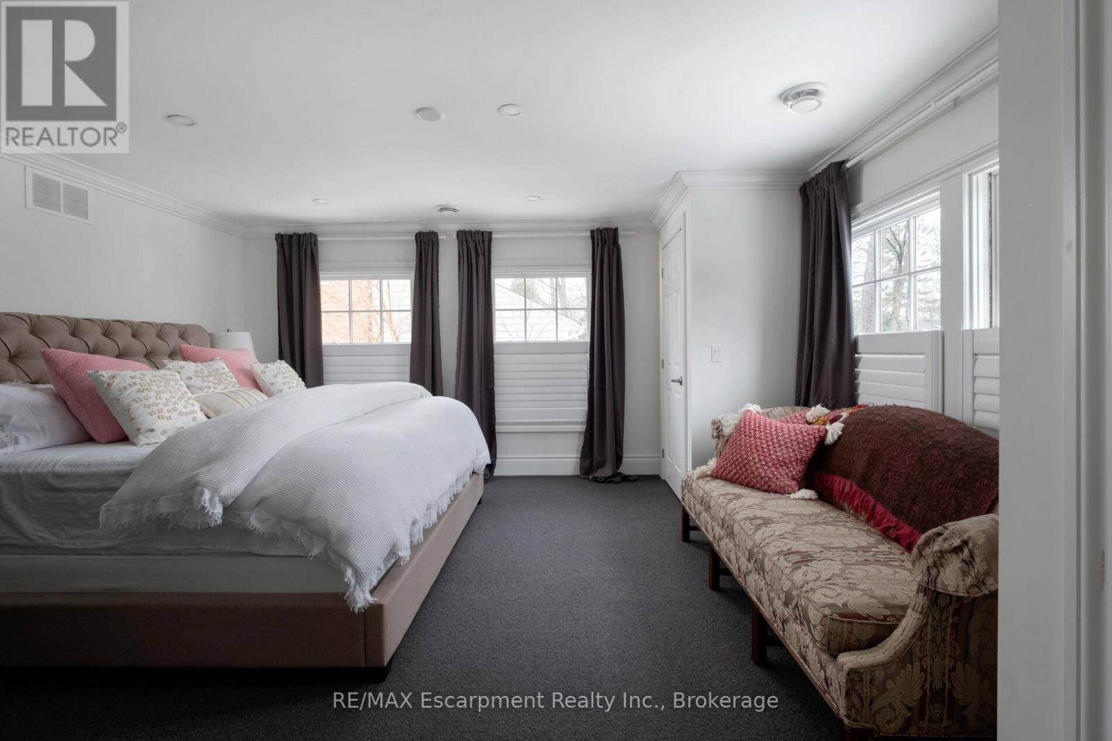 347 East Hart Crescent, Burlington, Ontario  L7N 1P8 - Photo 22 - W12024846