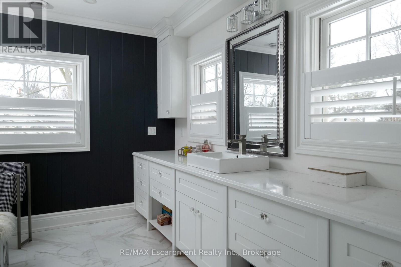 347 East Hart Crescent, Burlington, Ontario  L7N 1P8 - Photo 27 - W12024846