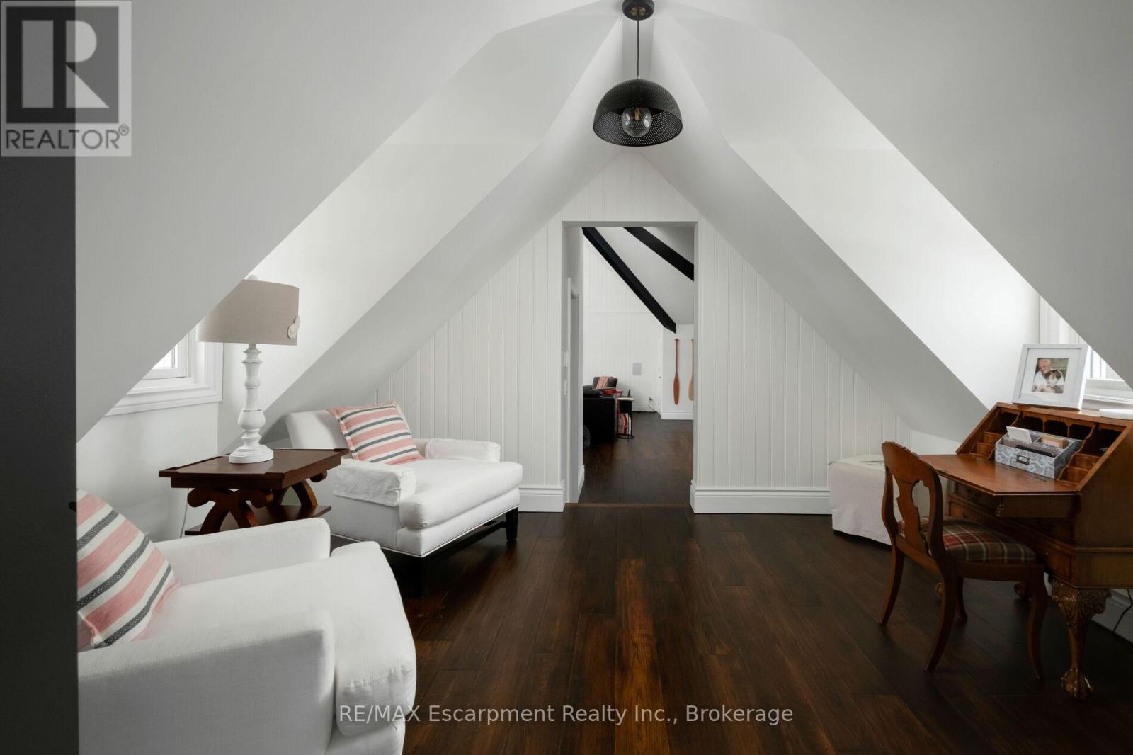 347 East Hart Crescent, Burlington, Ontario  L7N 1P8 - Photo 33 - W12024846